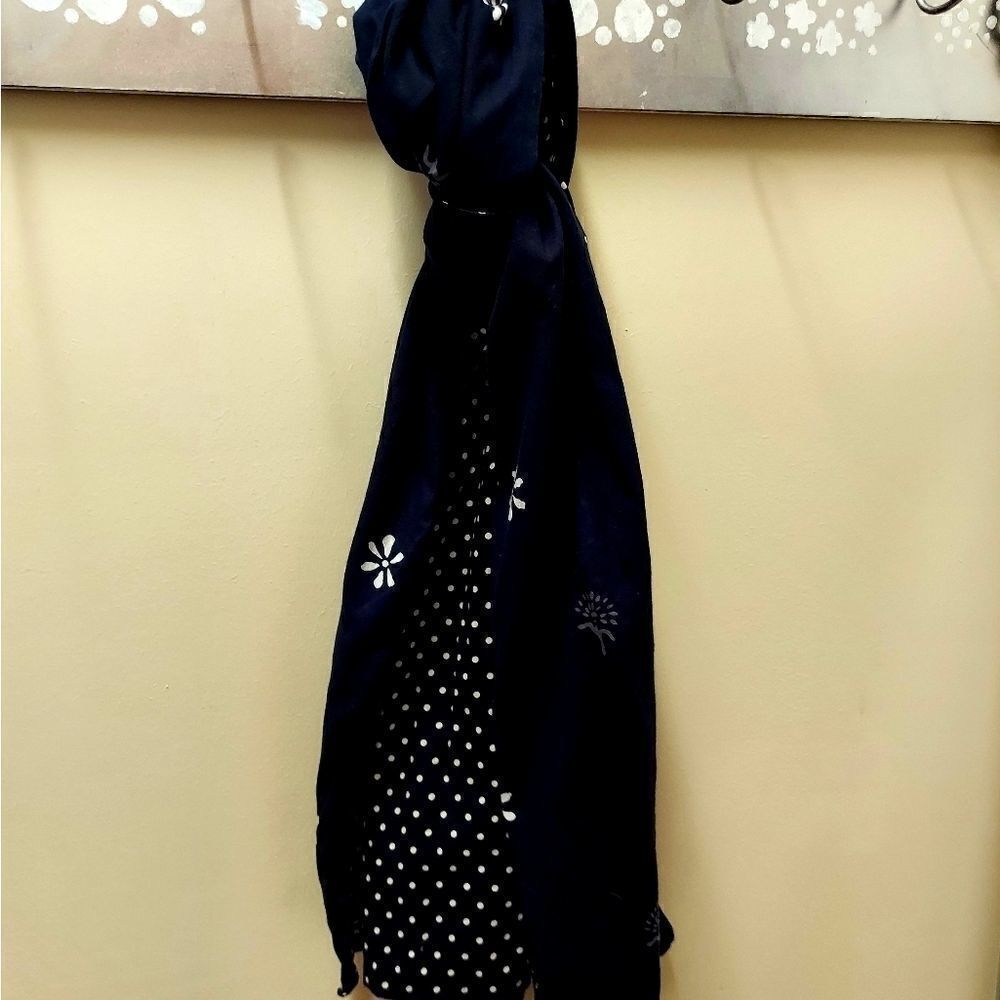 Classic four season scarf - Picture 1 of 3